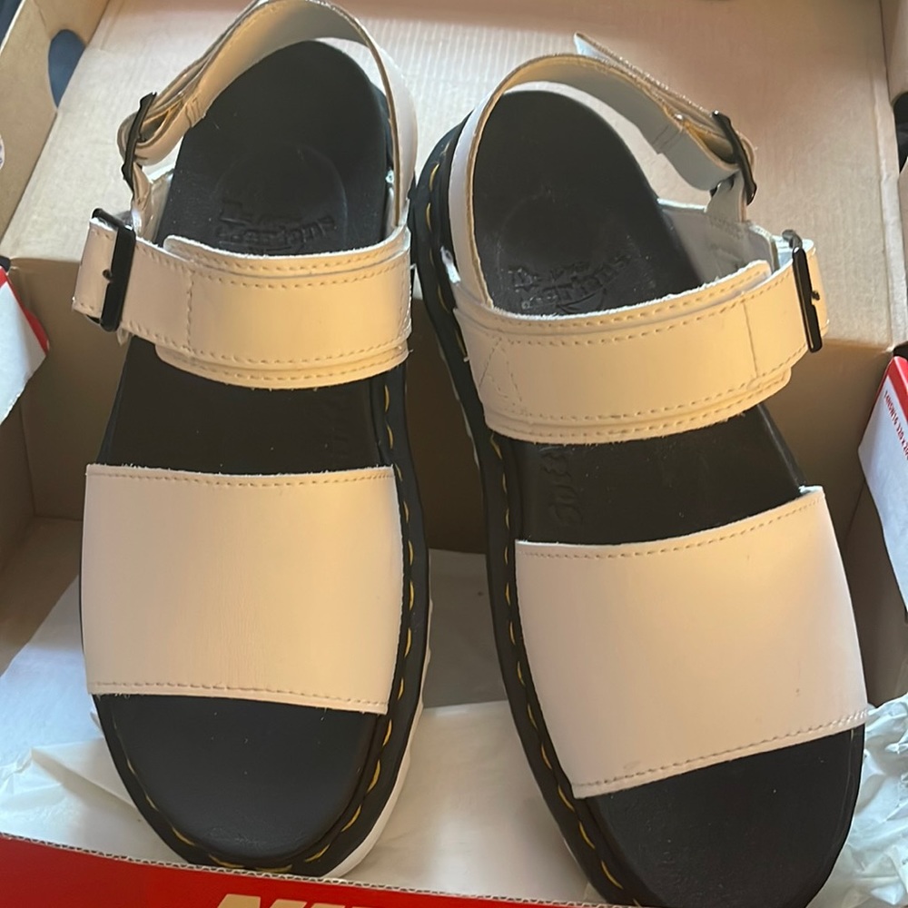 Dr Martens VOSS leather sandals never worn outside